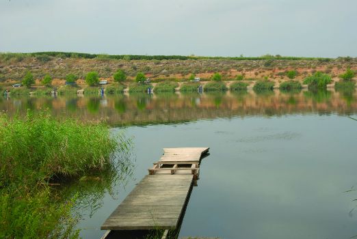 Embarcadero en el Pantano de Utxesa